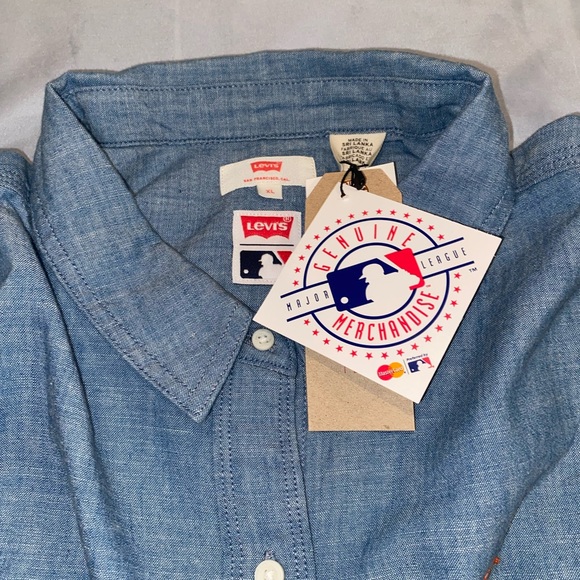 San Francisco Giants Levi's Women's Chambray Long Sleeve Button-Up - Blue XL - Picture 4 of 4